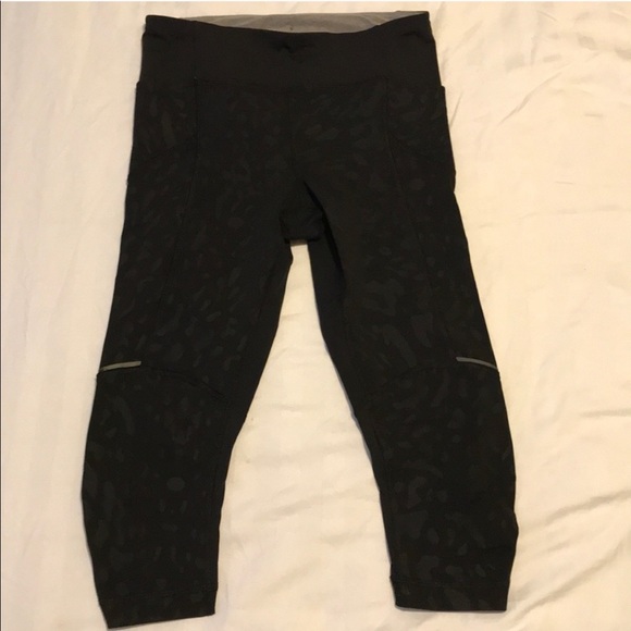 lululemon athletica cropped leggings with pockets - Picture 7 of 8